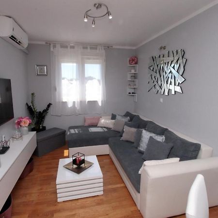 Apartman *Sanja* Omis Apartment Ngoại thất bức ảnh