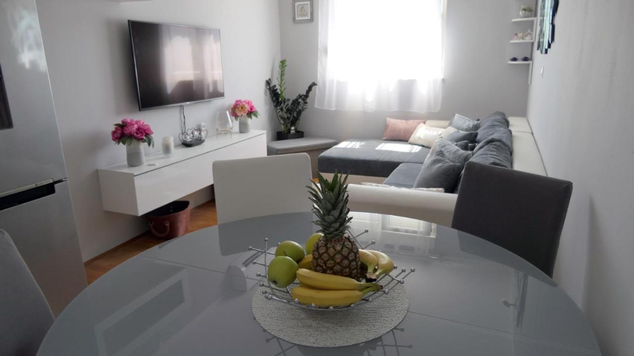 Apartman *Sanja* Omis Apartment Ngoại thất bức ảnh